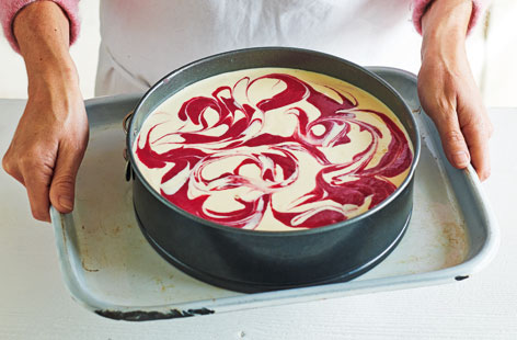 Chocolate cherry cheesecake STEP SIX (H)