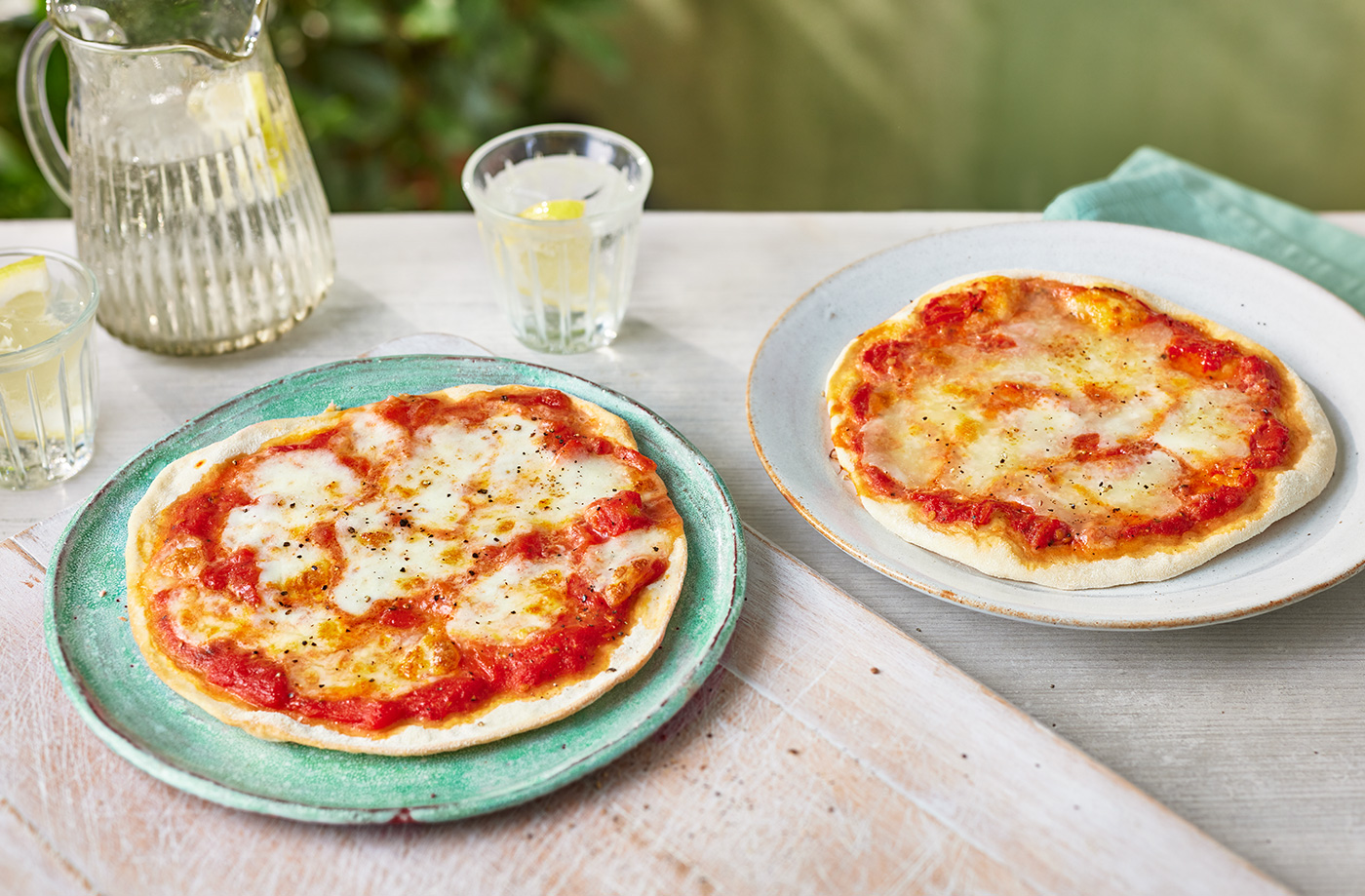 3-ingredient tomato and mozzarella easy pizzas recipe