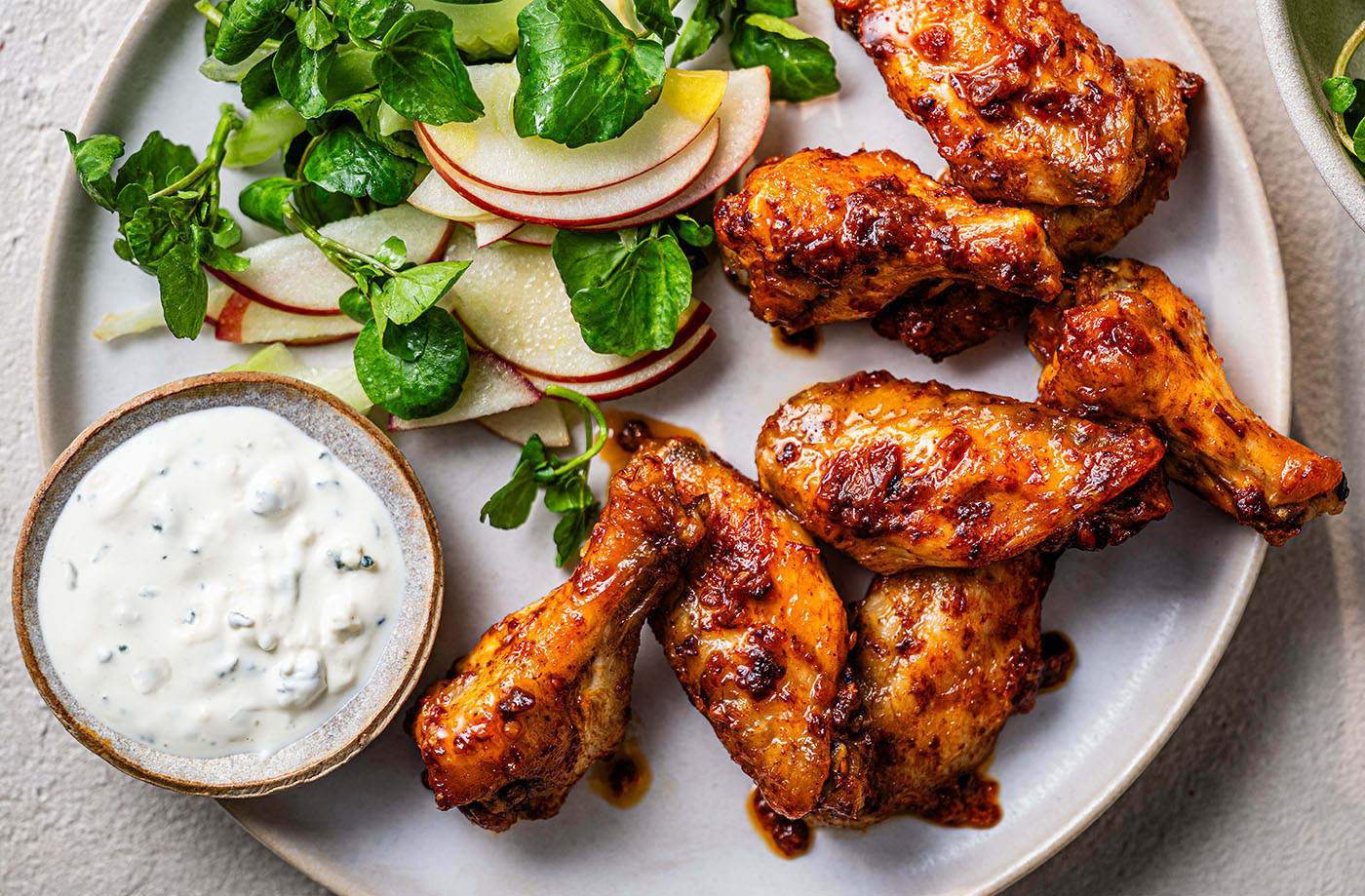 Buffalo wings with blue cheese dip recipe