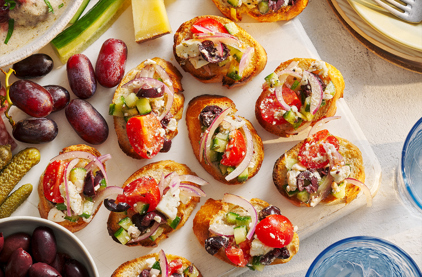 Greek salad bruschetta recipe