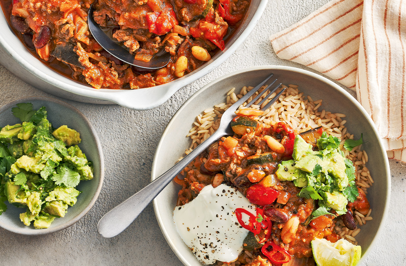 Chilli con carne with avocado recipe