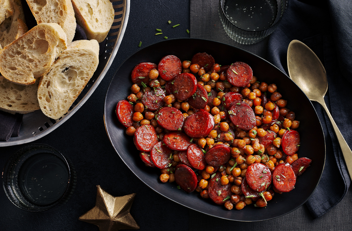Chorizo and chickpeas in red wine recipe