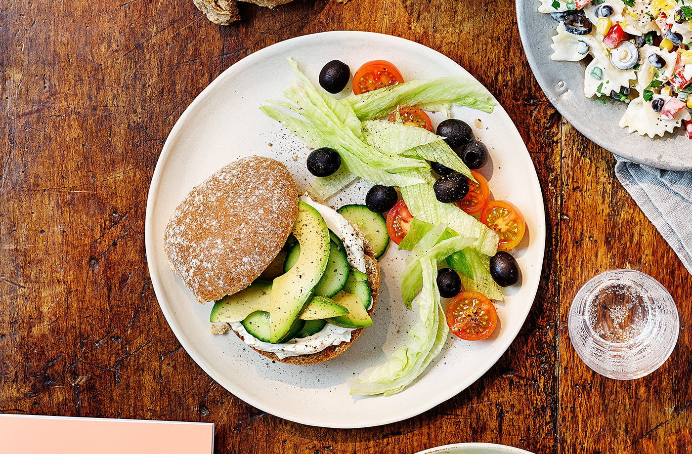 Cream cheese and avocado roll recipe