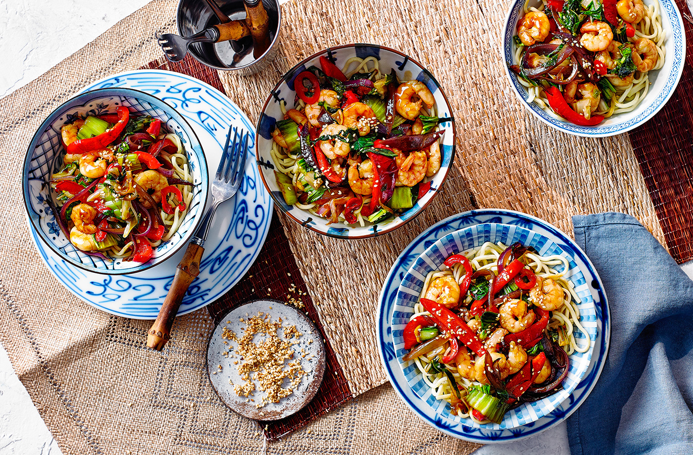 Egg noodles with prawns recipe