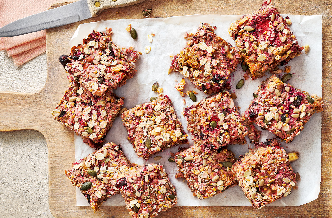 Peanut butter, oat and berry bites recipe