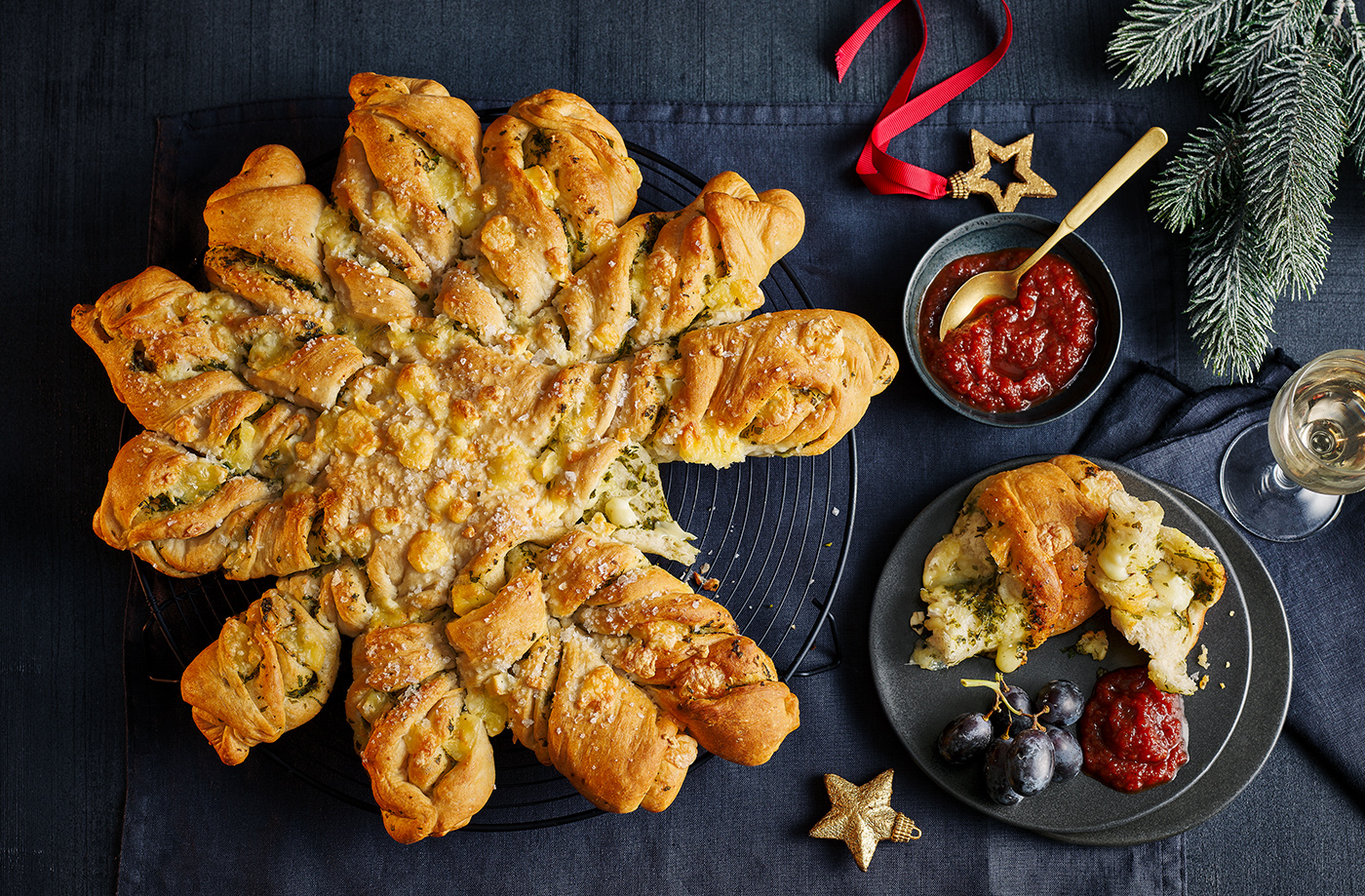 Pull-apart brie and garlic bread recipe