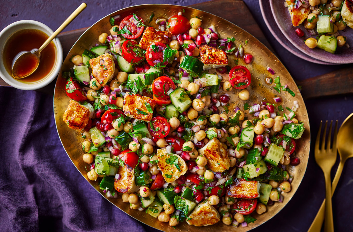 Halloumi and chickpea salad recipe