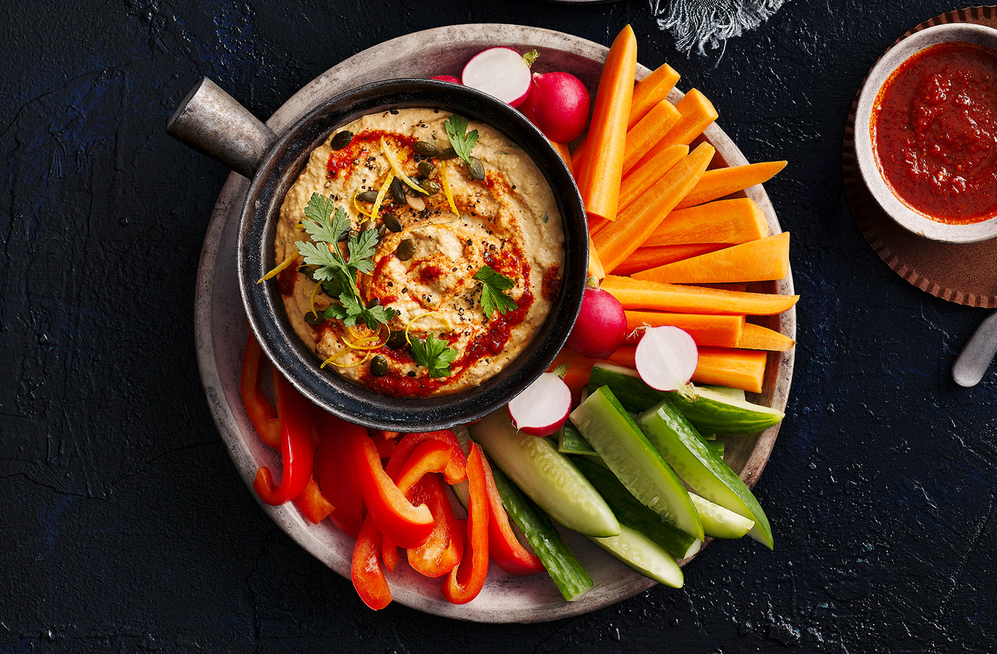 Harissa-spiced red pepper houmous recipe