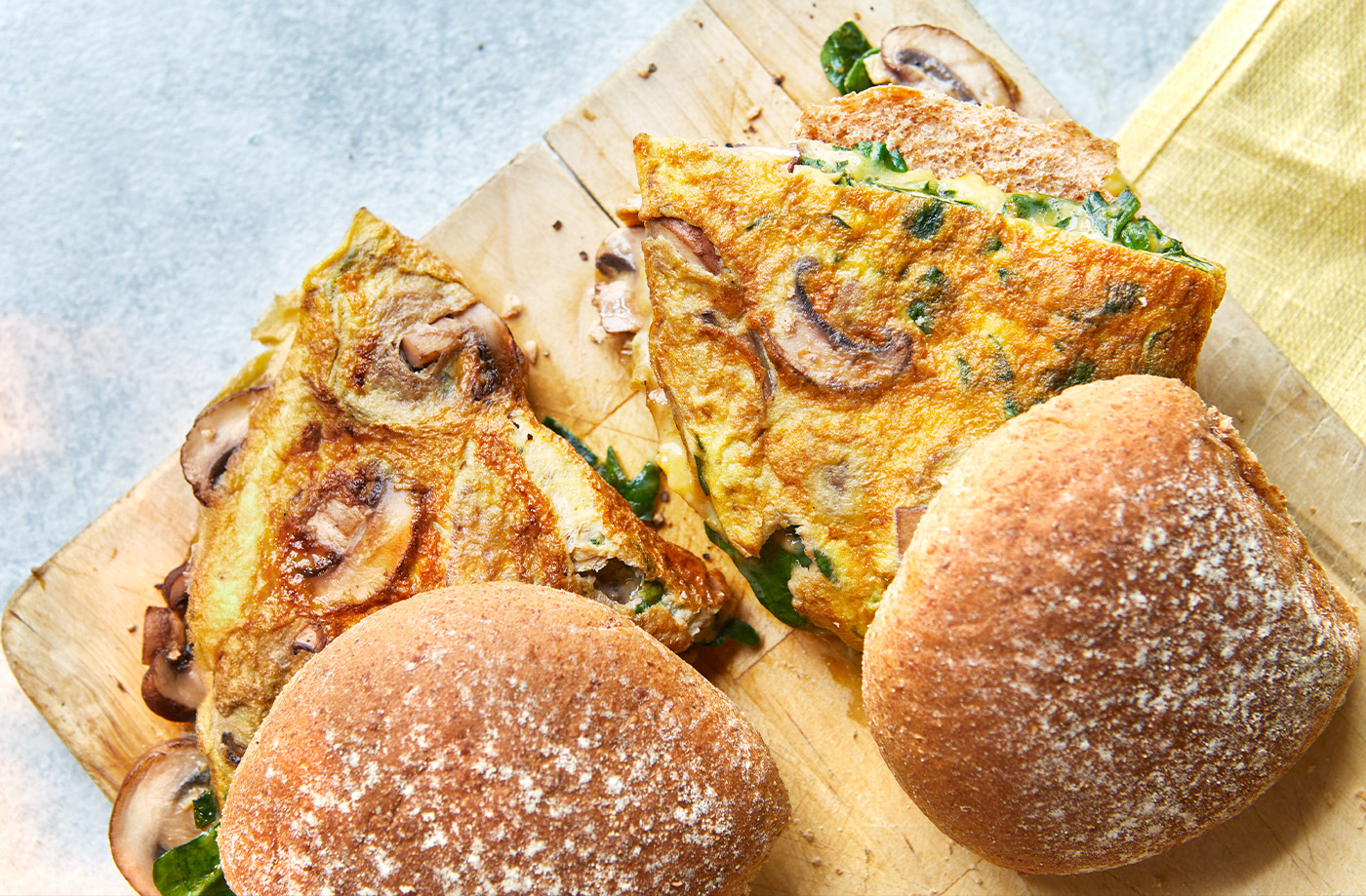 Mushroom and spinach omelette buns recipe