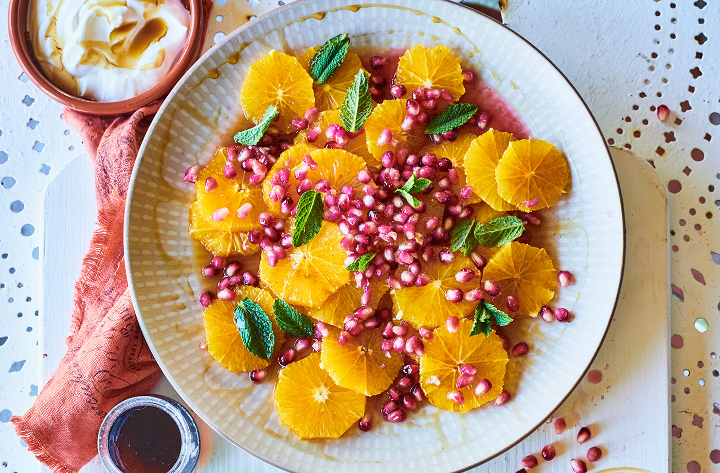 Oranges and pomegranate in sherry and cinnamon syrup recipe