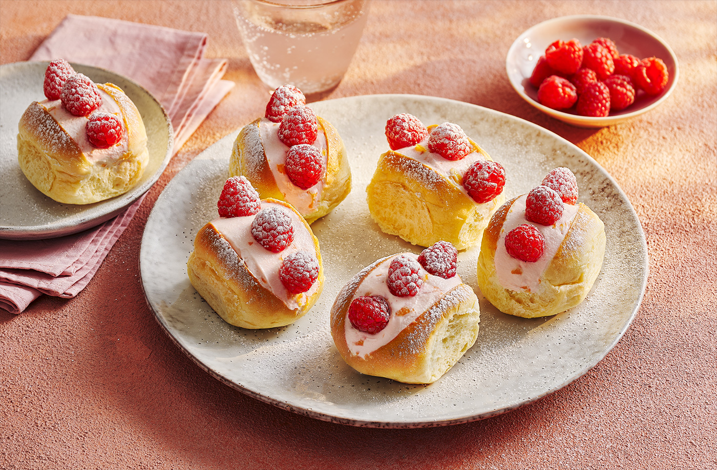 Peach melba cream buns recipe