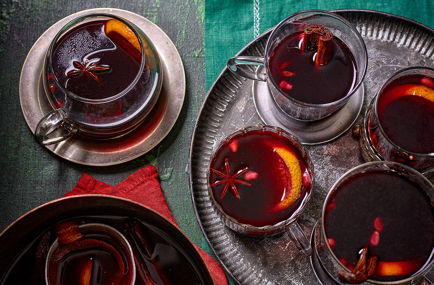 Pomegranate and vanilla mulled wine recipe
