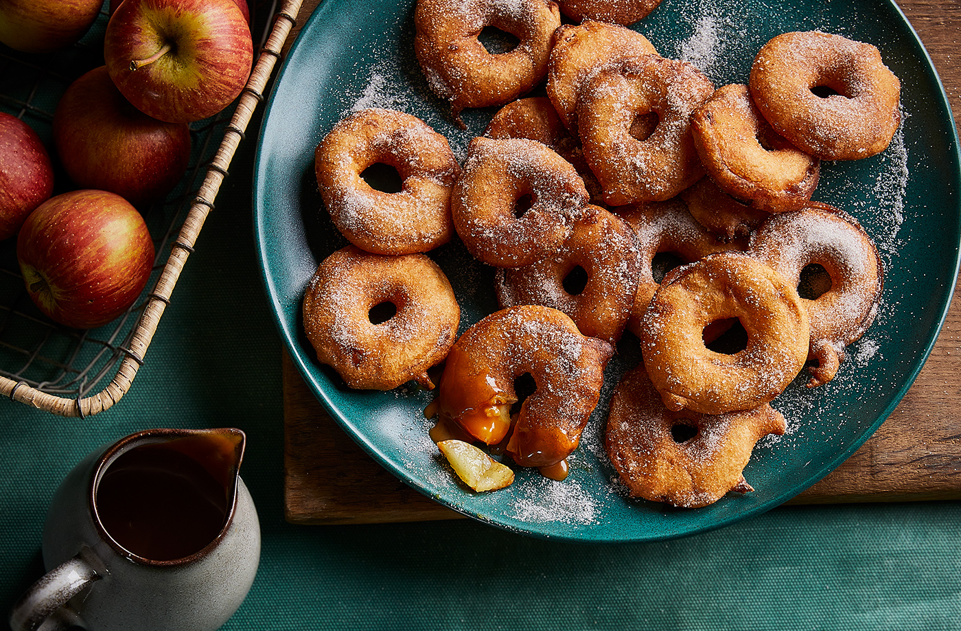 Spiced apple doughnuts with caramel sauce recipe
