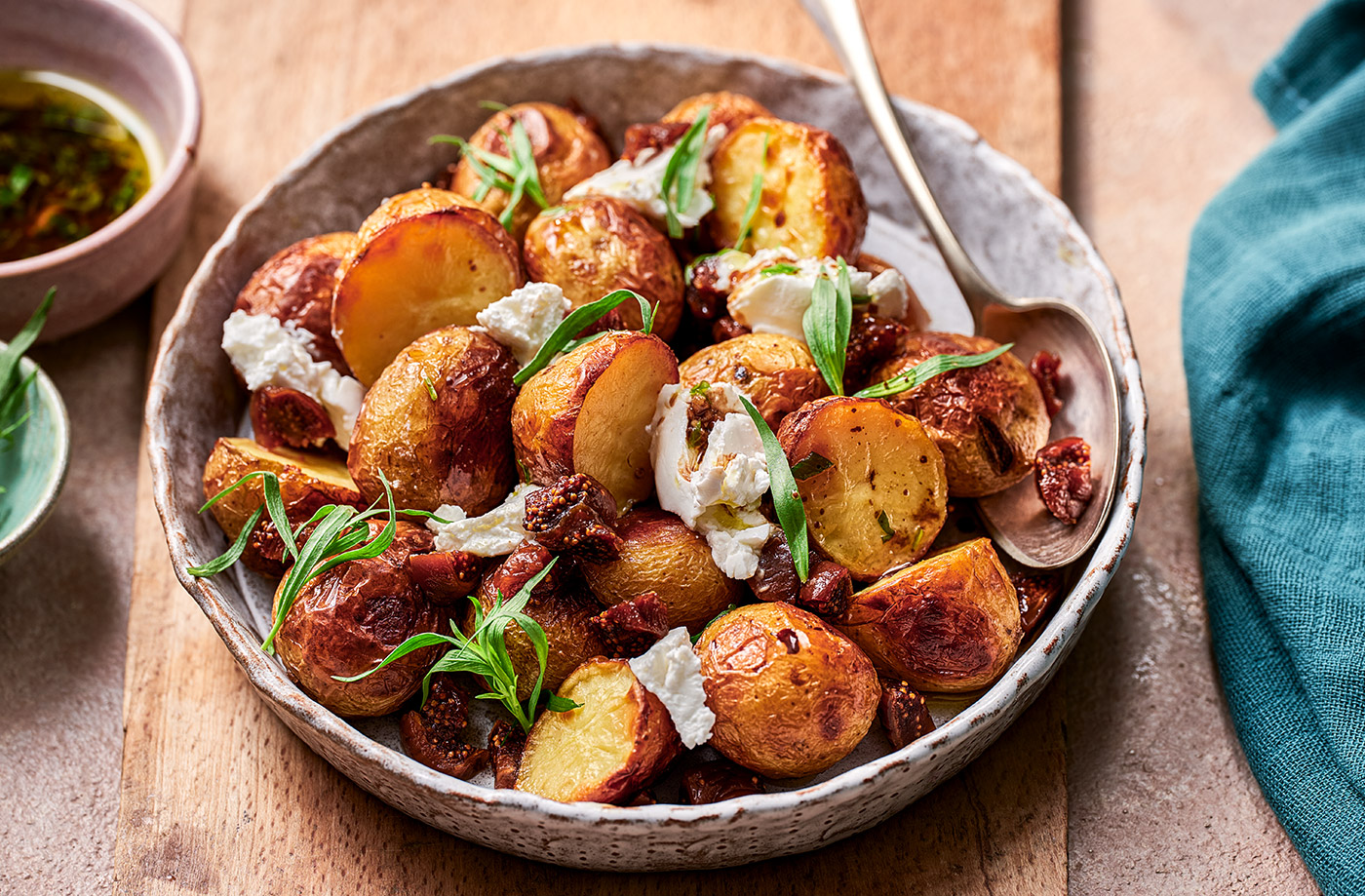 Roast potatoes with crumbled goat's cheese recipe