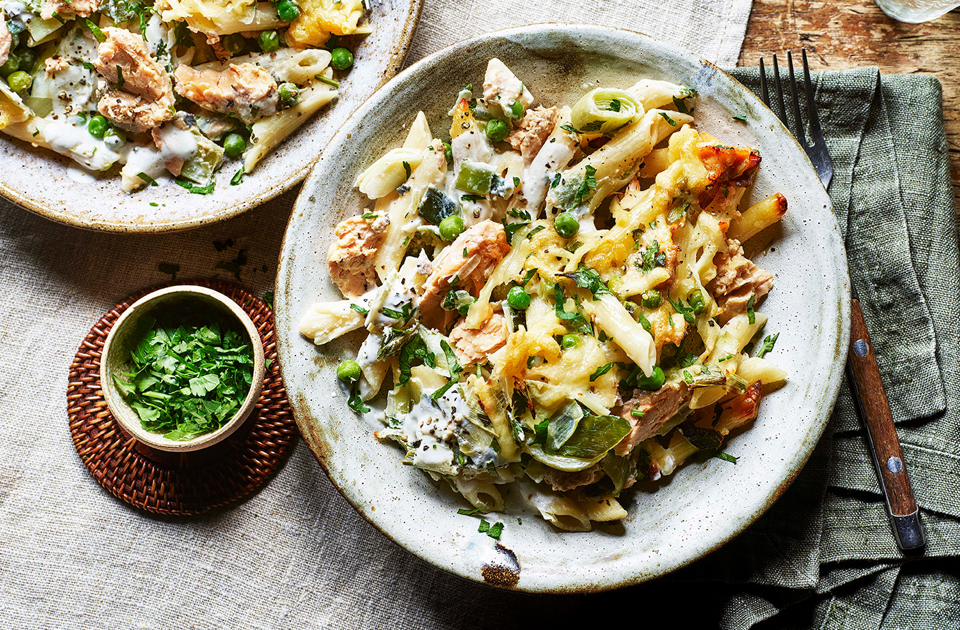 Salmon and leek pasta bake recipe