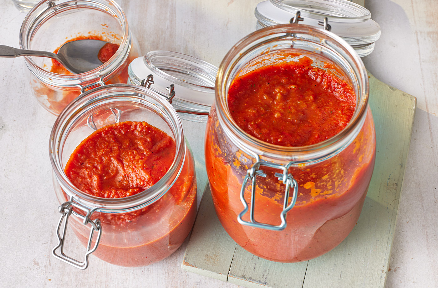 Spicy pepper and tomato sauce recipe