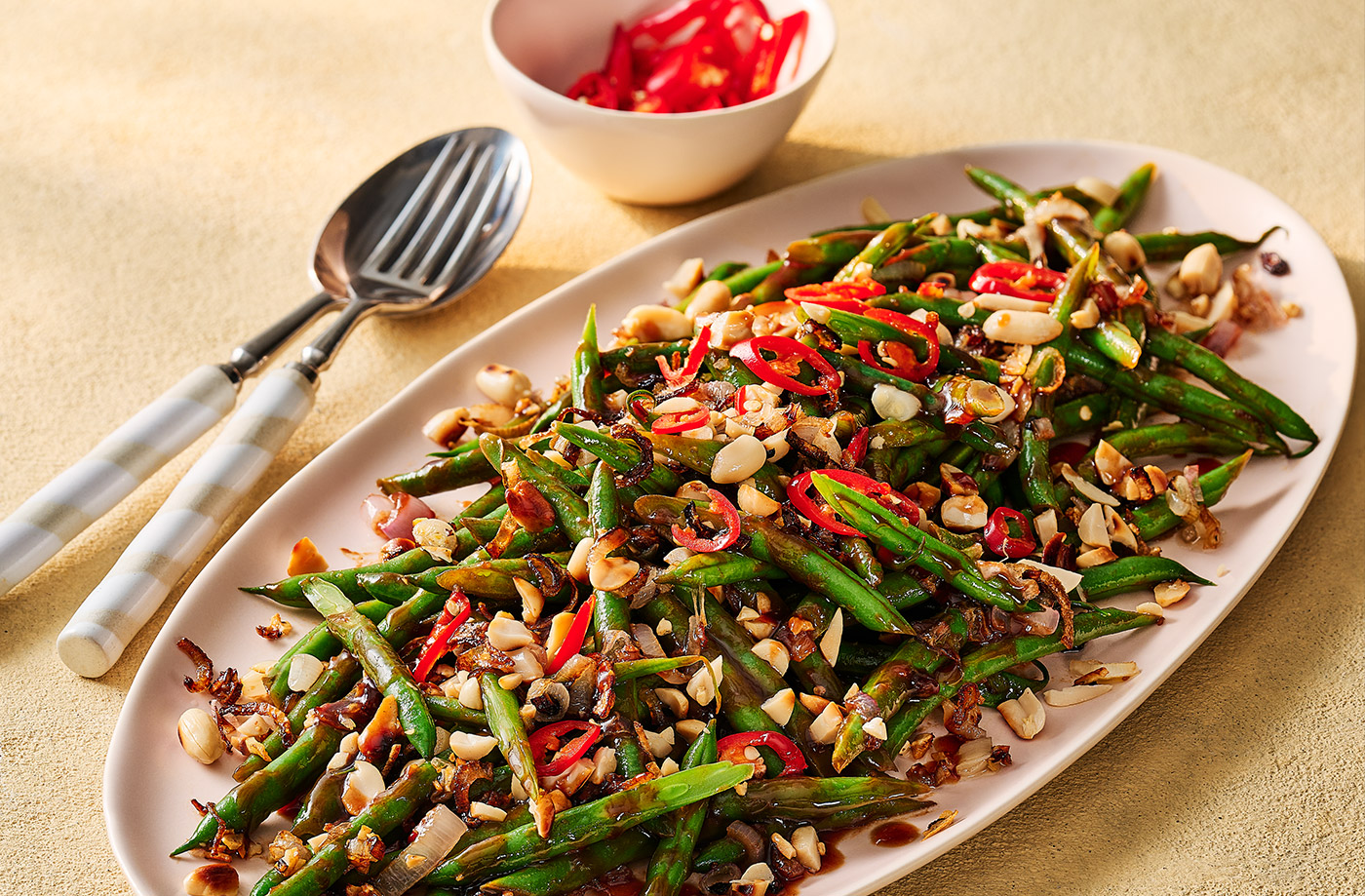 Sticky tamarind and peanut green beans recipe
