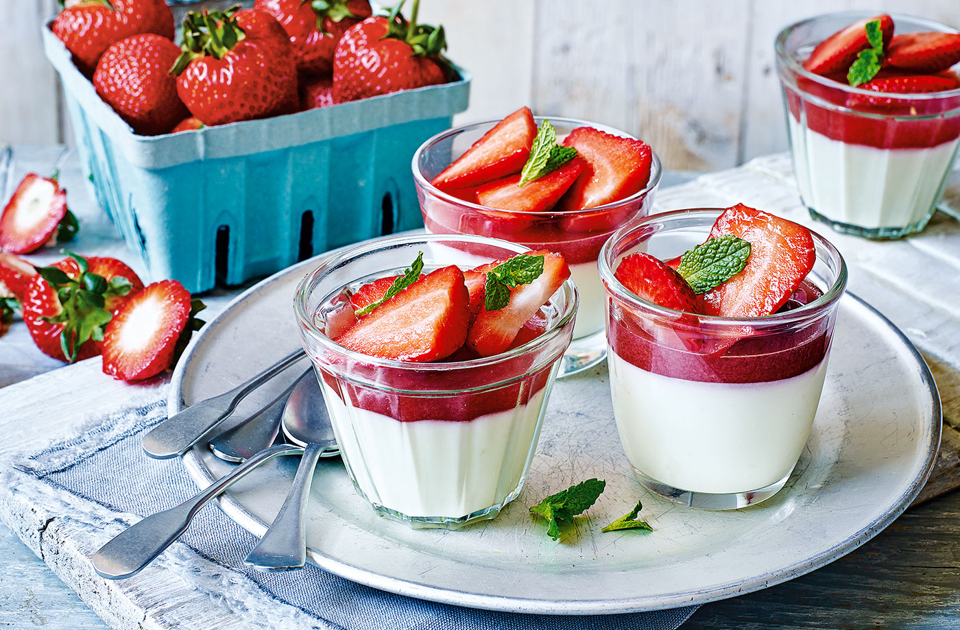 Strawberry jelly panna cottas recipe