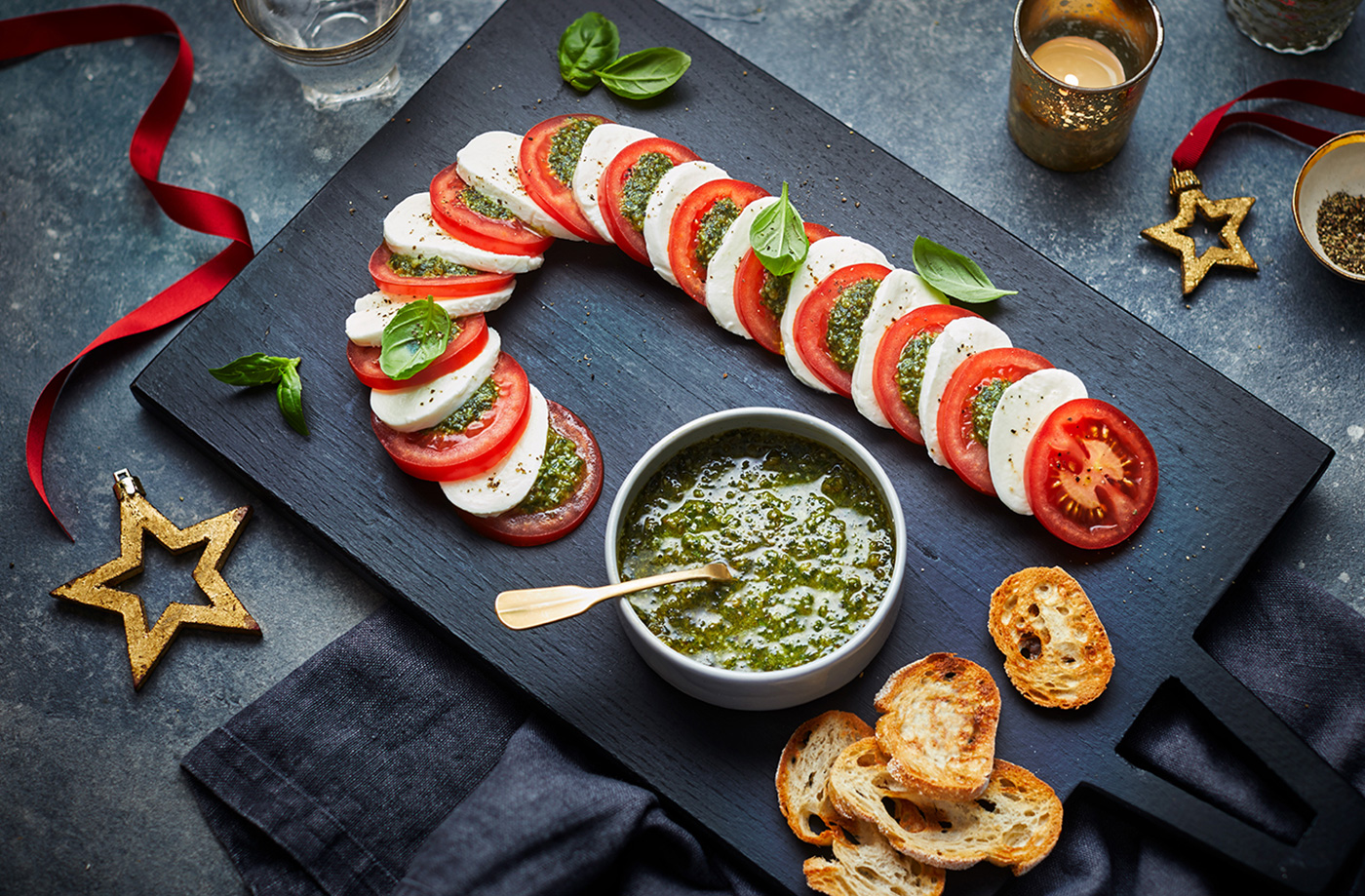 Tomato, mozzarella, and pesto candy cane recipe