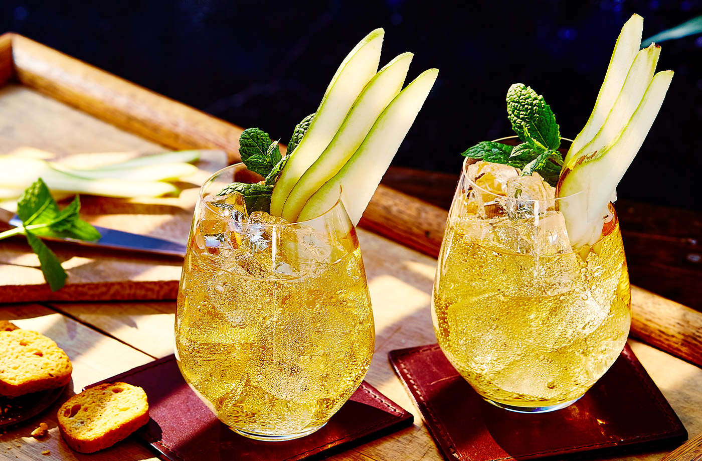 Whisky and pear iced tea recipe