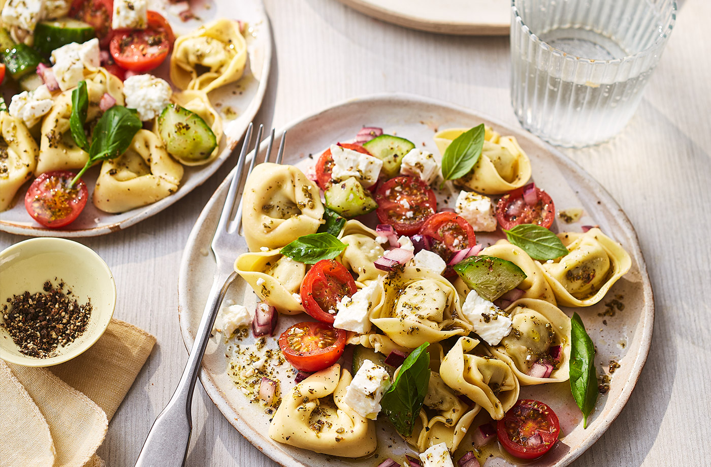 Tortelloni Greek-style salad recipe