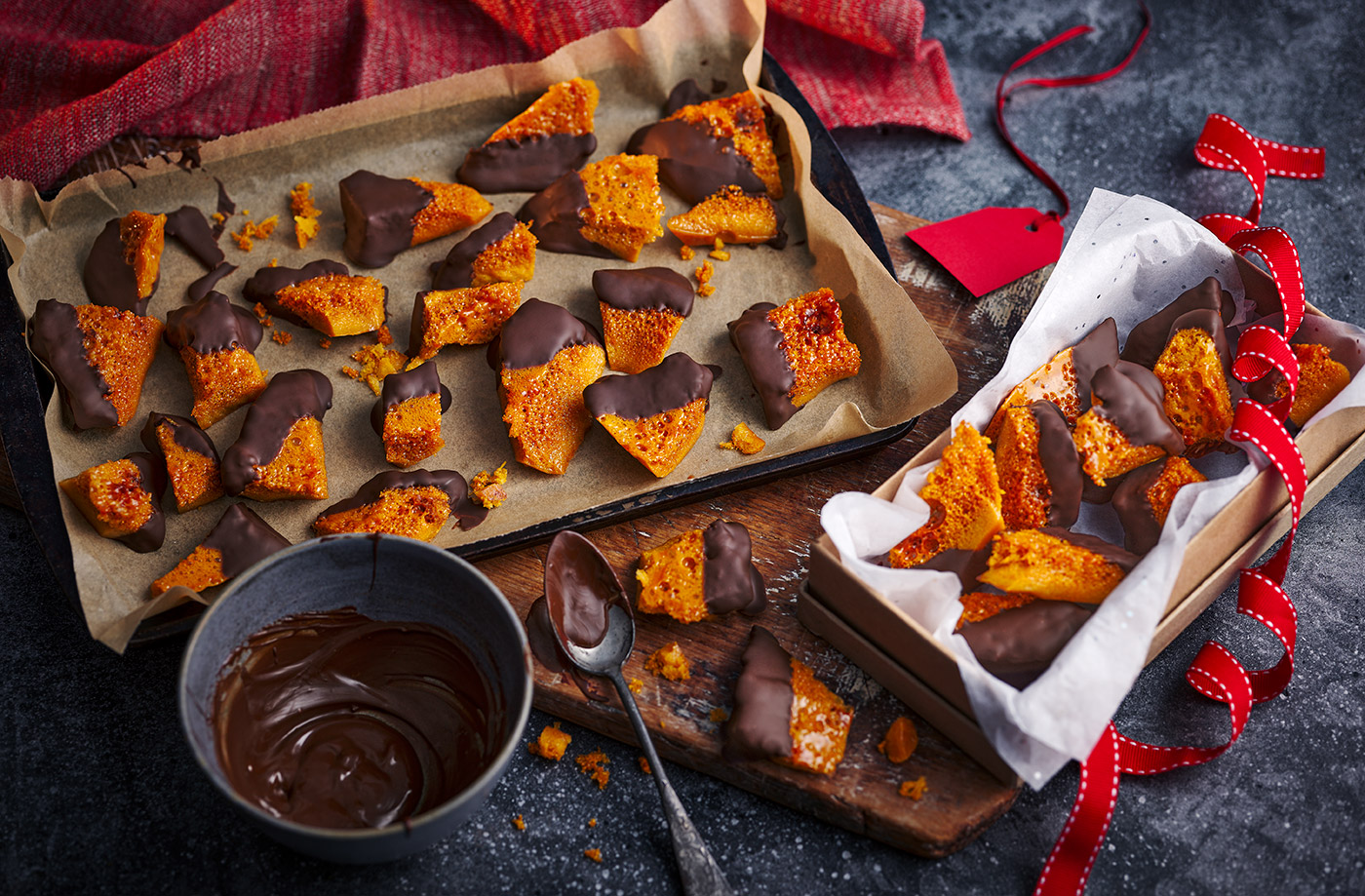 Chocolate-dipped honeycomb chunks recipe