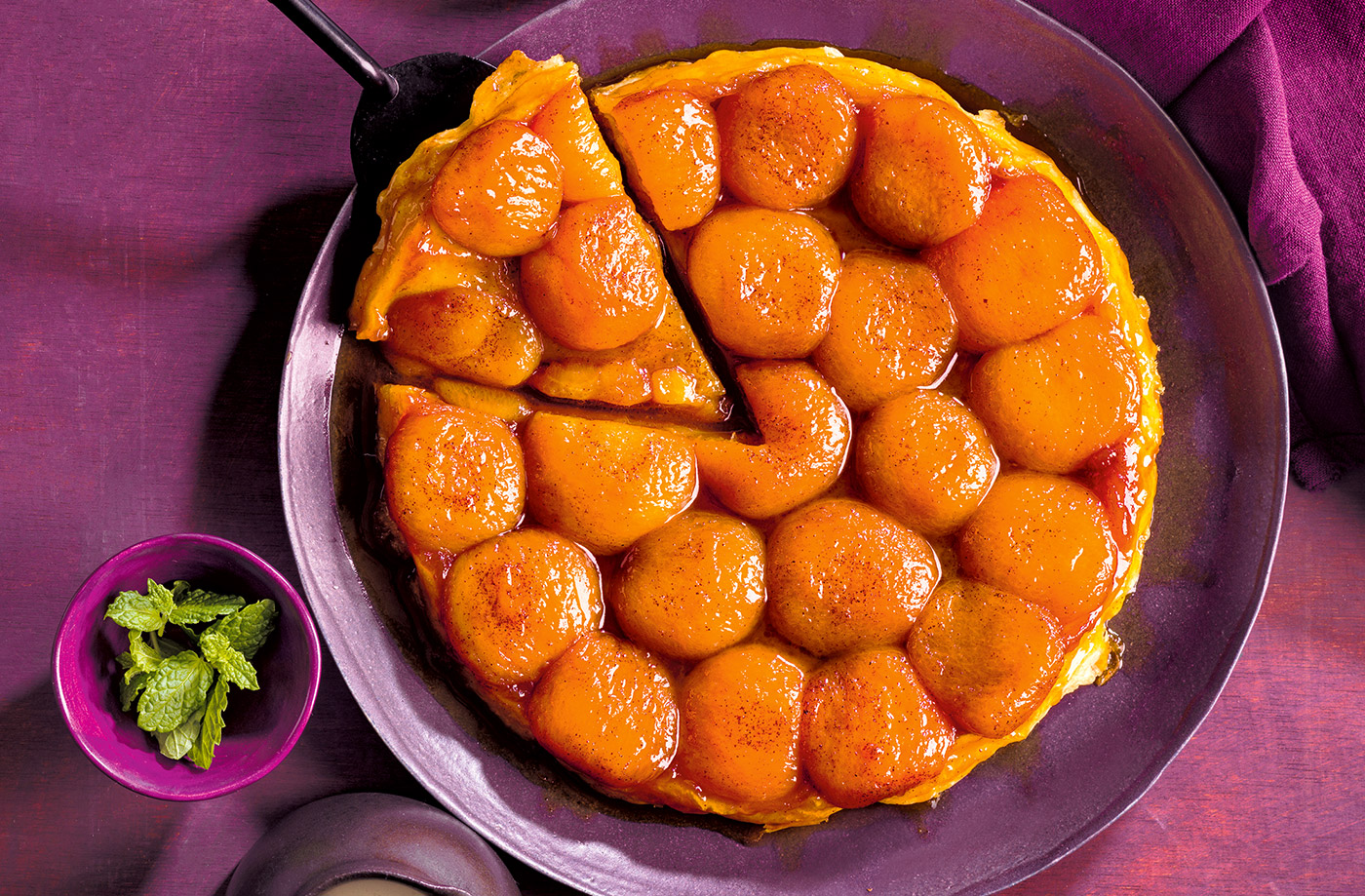 Cinnamon and apricot tarte Tatin recipe