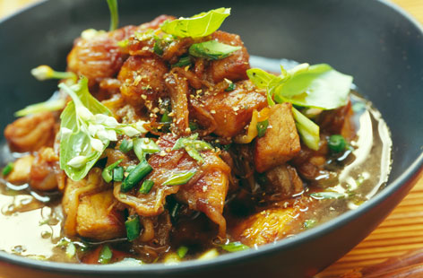 This Vietnamese-style chicken fricassee is a kind of speedy stew: the meat simmers with green beans and aromatic ginger, basil, chilli, and garlic. Serve in bowls on its own or alongside some steamed rice.