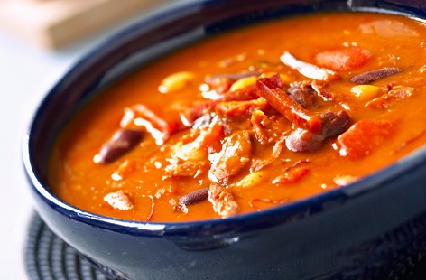 Use haricot beans or red kidney beans for this easy peasy warming soup with the authentic Spanich flavours of chorizo, garlic and smoked paprika. You only need ten minutes to prep so it can whipped up for lunch or a healthy dinner and served with warm flatbread.
