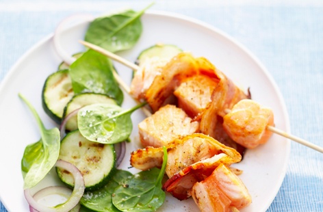 Bacon and salmon brochettes recipe