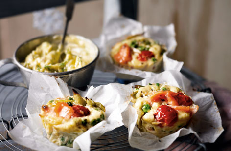 Make a batch of these tasty frittata bites filled with gorgeous smoked salmon and flavoursome cherry tomatoes, served with a dollop of buttery béarnaise sauce