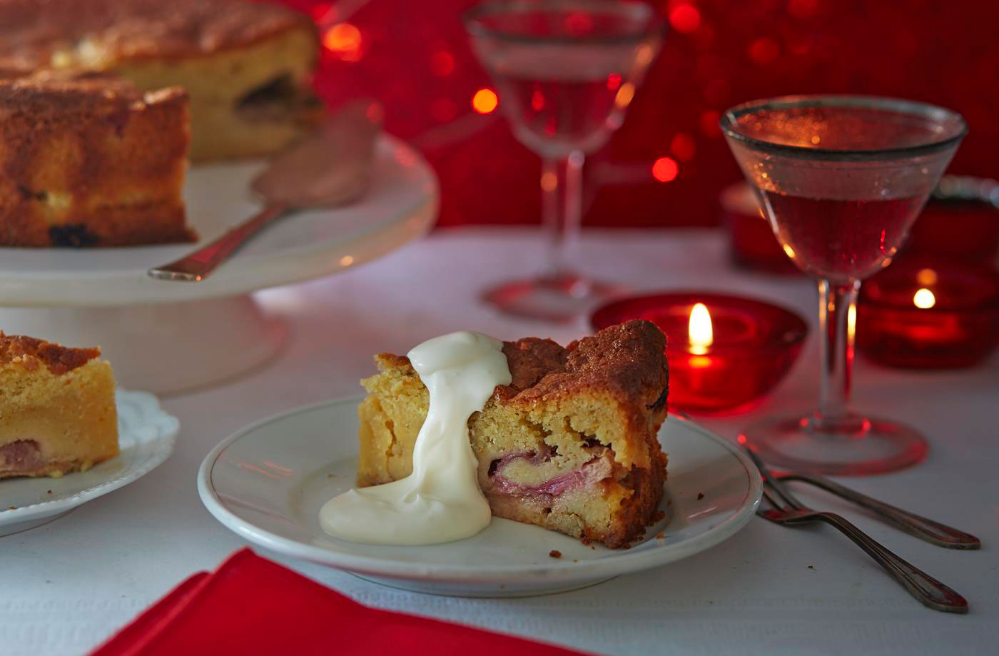 Rhubarb cake with cardamom and custard recipe