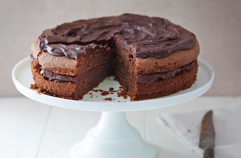 The perfect way to celebrate Mother's Day? With a boozy chocolate cake! Adding a drop (or two) of Baileys to the sponge and ganache, really takes this indulgent showstopper to the next level