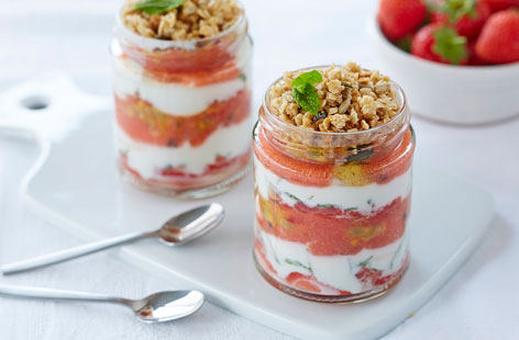 Layer up this tasty recipe inside a clean jam jar, making them a great way to take breakfast or afternoon snack into work for those busy days