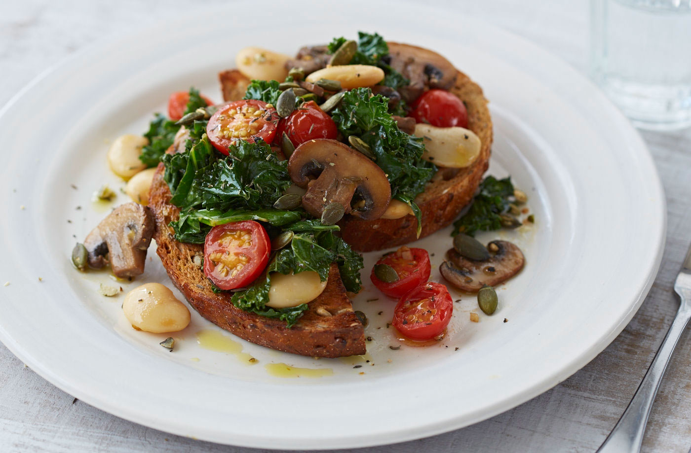 Tomato, mushroom and bean pan-fry  recipe
