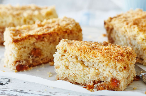 These crumbly cake bars are the perfect sweet treat to pack away on a picnic