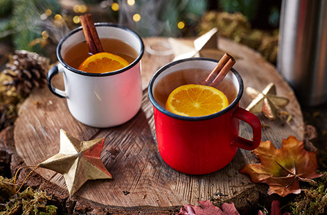 This mulled clementine punch is made with just 3 ingredients. This cocktail is the perfect hot drink to take with you on winter walks, simply pour it into a thermos and enjoy!