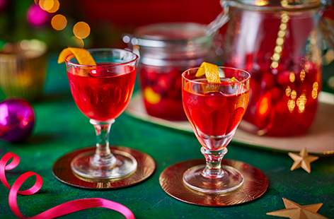 This fruity gin is full of festive flavours. Whip up a batch to give to your friends and family this Christmas. It tastes great in cocktails or just with a dash of tonic water.