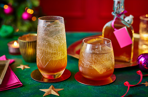 Sugar and spice and all things nice, this gingerbread cordial is packed full with festive flavours. This is a great gift idea for that special someone.
