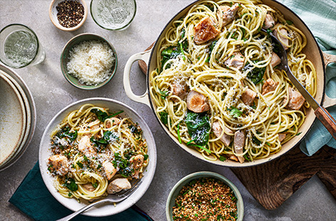 Get family dinner on the table in 30 minutes with this genius one-pot chicken Kiev spaghetti. Stir your pasta through a garlic and herb sauce with chicken and breadcrumbs - it tastes just like a Kiev! 