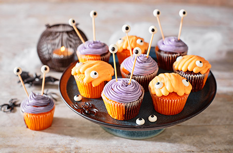 These mini monster muffins are bone-chillingly cute and make the perfect treat for Halloween