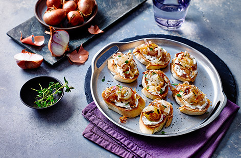 Sweeter and more delicate than brown onions, shallots add a lovely, caramelised flavour and pair excellently with salty, creamy goat's cheese in this crostini recipe