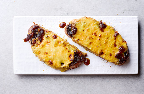Need something sweet 'n' spicy in a hurry? This cheesy toast, topped with onion chutney and mature British cheeses, is bound to please the crowd