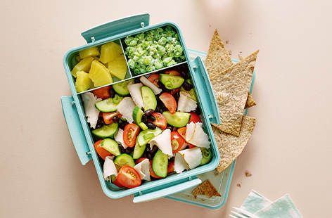 Getting ready for back-to-school lunches? Make the healthy choice with this makeshift chicken taco salad