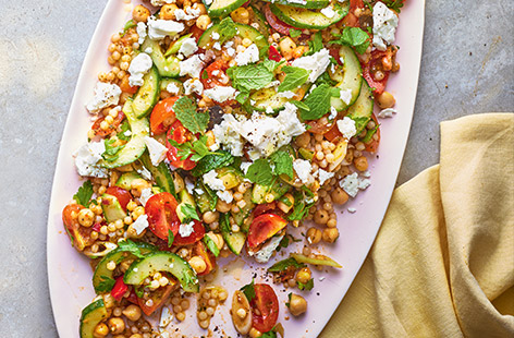 We love the bold Mediterranean-inspired flavours in this vibrant spring salad. You only need a microwave and 20 minutes to make this delicious dish that makes a lovely light lunch, side or part of a sharing spread.