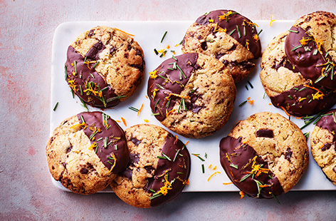 If you're looking for a chocolate cookie recipe with a difference, this could be it! Perfect for an afternoon tea at home or just a nice teatime treat, the star ingredient here is rosemary, lending fabulously fragrant and subtly peppery notes. Combined with rich, dark chocolate and sweet orange, it's a combo not to be missed!