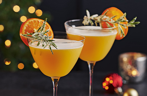 Put a festive spin on the classic whisky sour with seasonal clementines, a welcome addition to your cocktail making repertoire