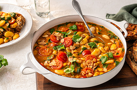 If beans on toast is your thing, you need to try recipe creator Lucy's twist which has big bold curry flavours.​ Her recipe counts towards 2 of your 5-a-day and butter beans are a great source of fibre!