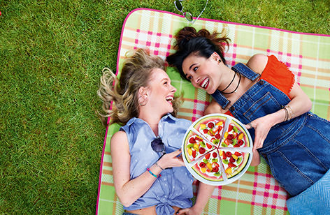 Ellie and Vi's 'pick-me-up' fruit pizza