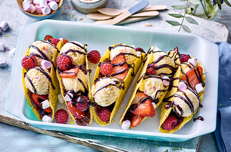 Kids will love making these easy dessert tacos for Father's Day